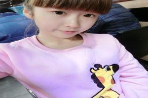 奥特曼捡卡片视频